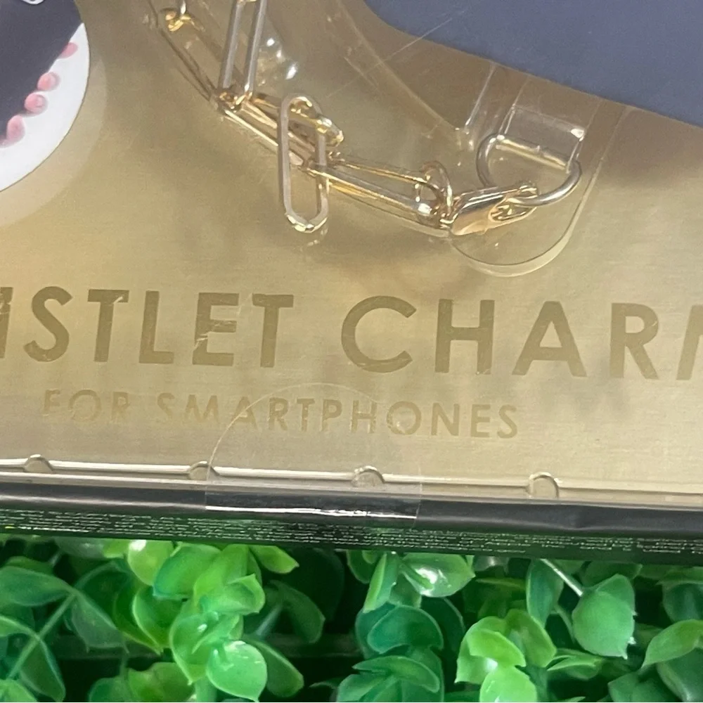 XO BY POPPY Phone Strap Chain Link Wristlet Gold New in Box